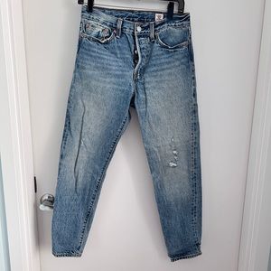 Levi’s Wedgie Straight Leg Jean